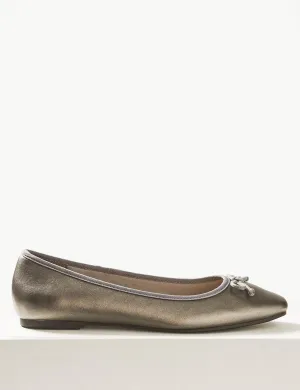 Bow Square Toe Pumps