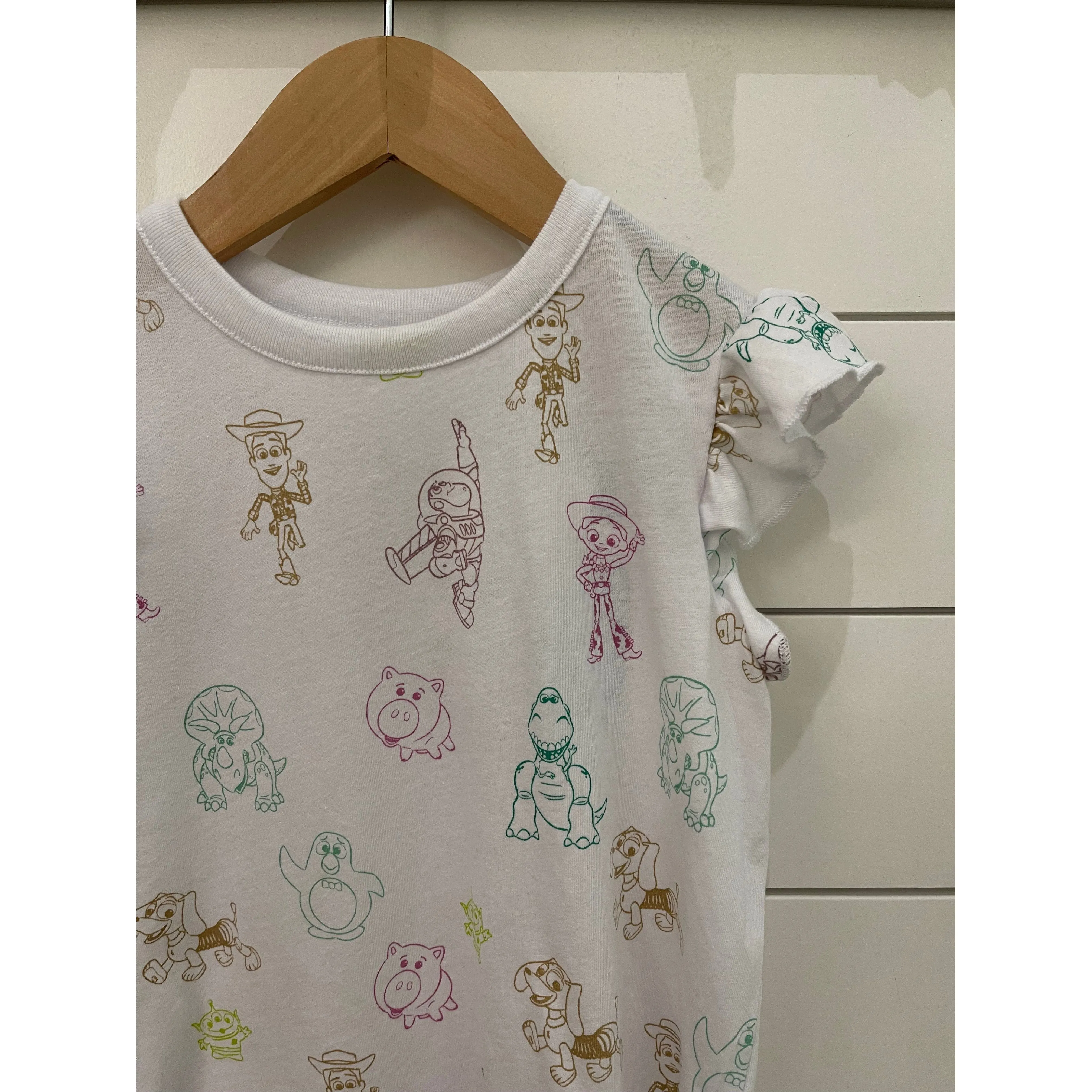 Chaser Girls Toy Story Scribble Flutter Sleeve Muscle Tee