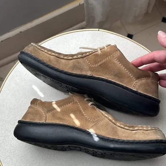 Footprints by Birkenstock Tan Suede Lace Up Size 42EU