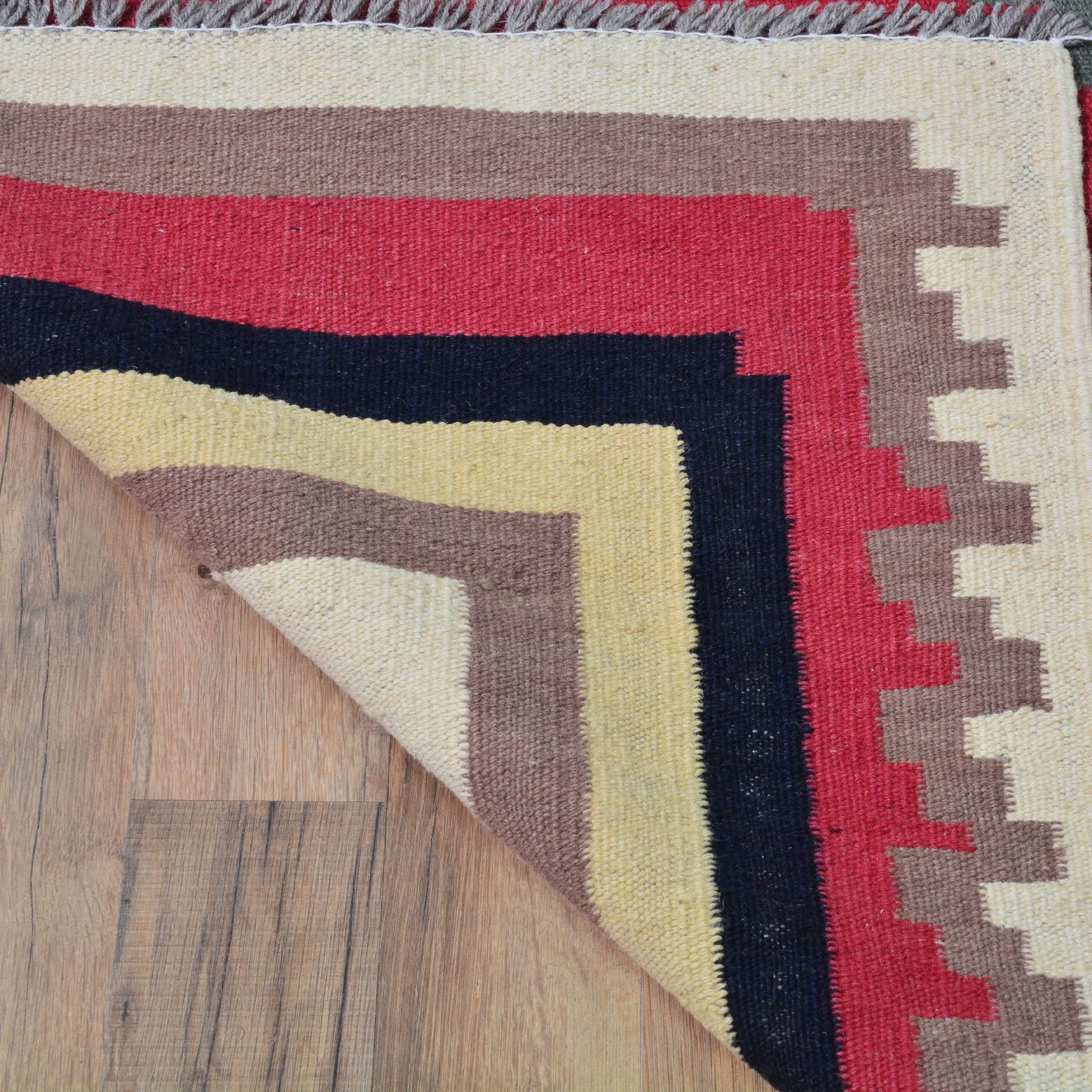 Hand-Woven Southwestern Design Wool Handmade Rug (Size 6.6 X 9.10) Cwral-8691
