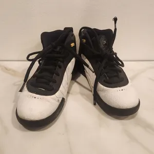JORDANS,BOYS, SIZE 1, jumpan black and white hi-tops sneakers.