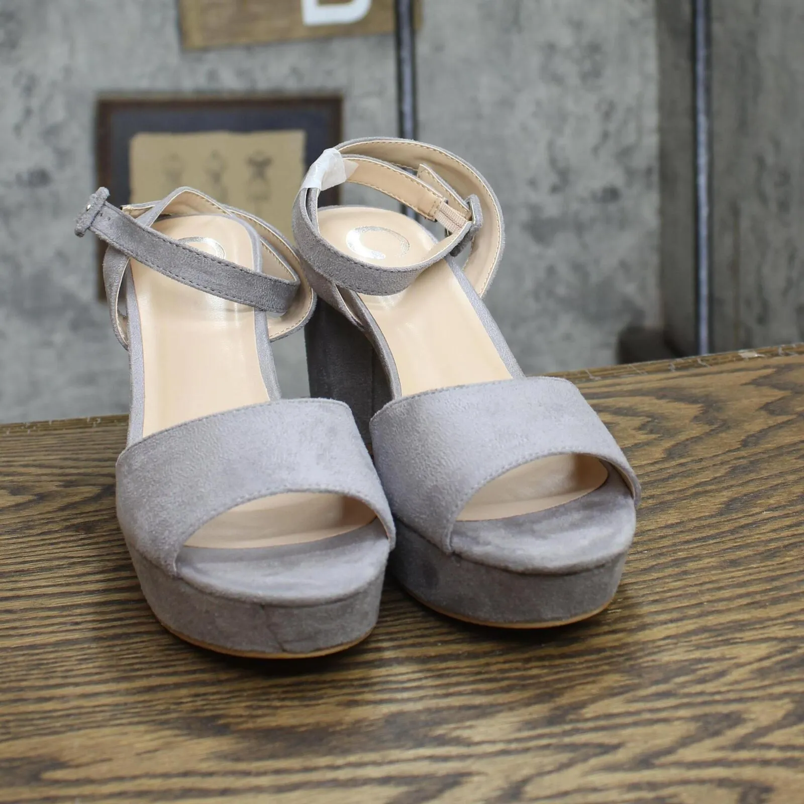 Journee Collection Womens Open Toe Strappy Platform Pumps NAIRRI-GRY Gray 8M