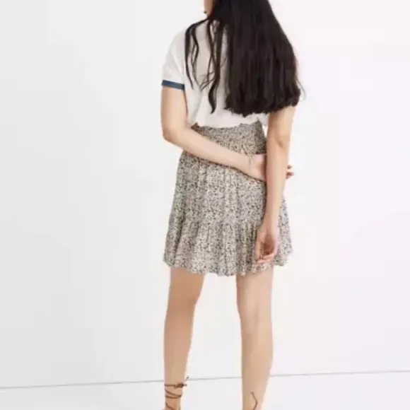 Madewell Tie-Waist Tiered Skirt in Fieldwalk Floral