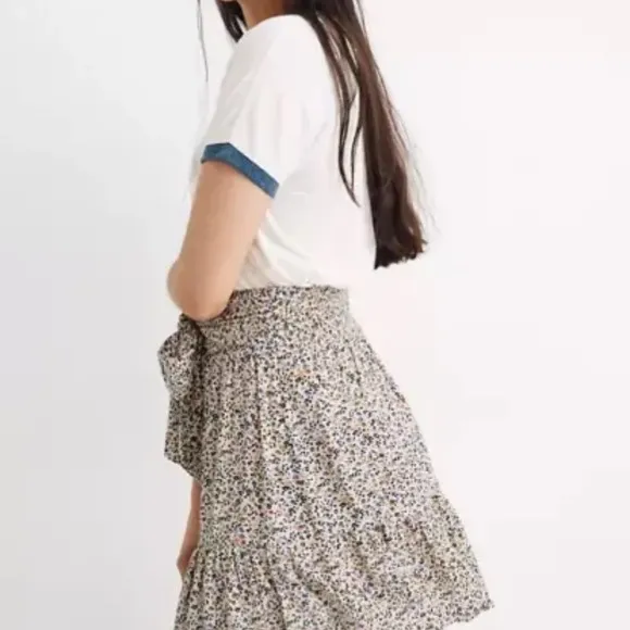 Madewell Tie-Waist Tiered Skirt in Fieldwalk Floral