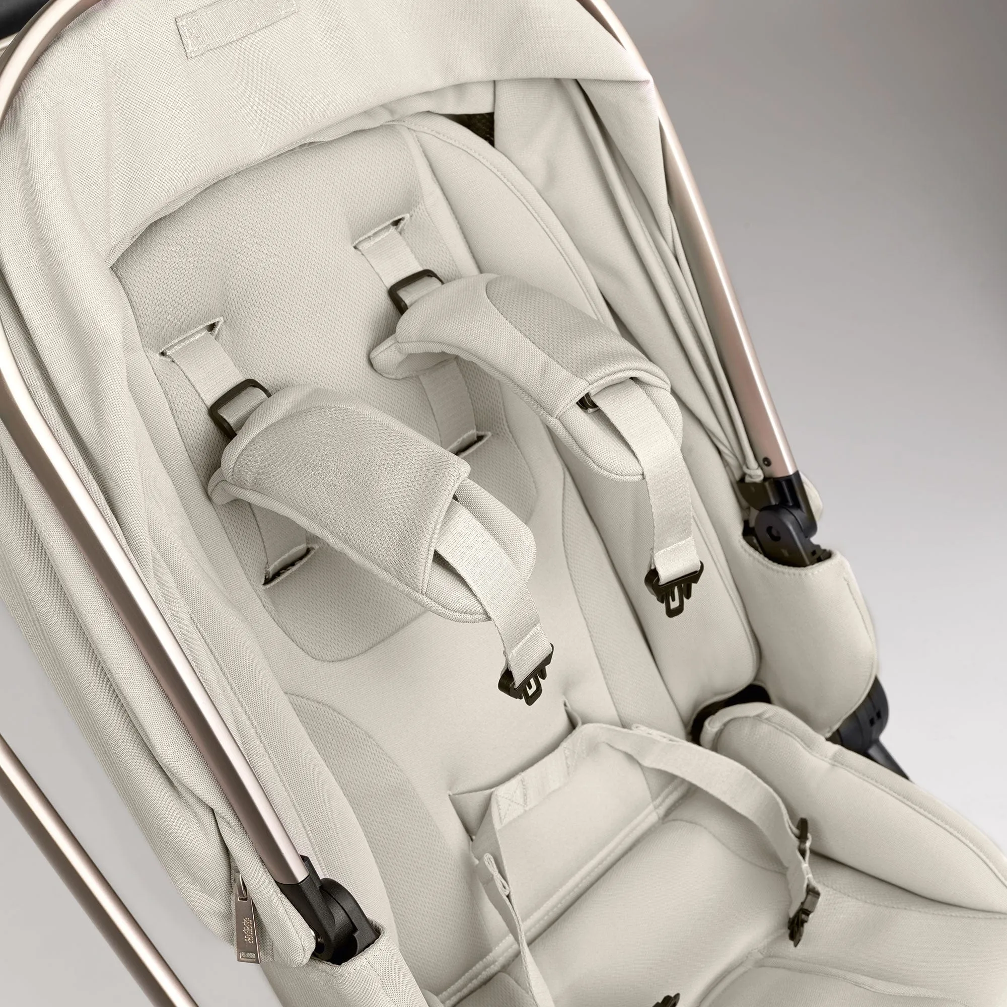 Mamas & Papas Vardo Complete Cybex Bundle in Shell
