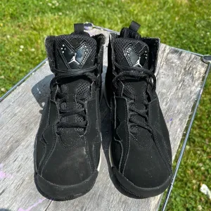 Nike Air Jordan True Fight, youth size 6, black suede, white and silver