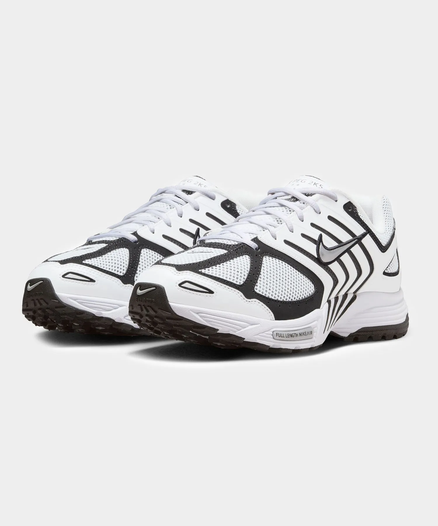 Nike Air Pegasus 2K5 in White   Metallic Silver