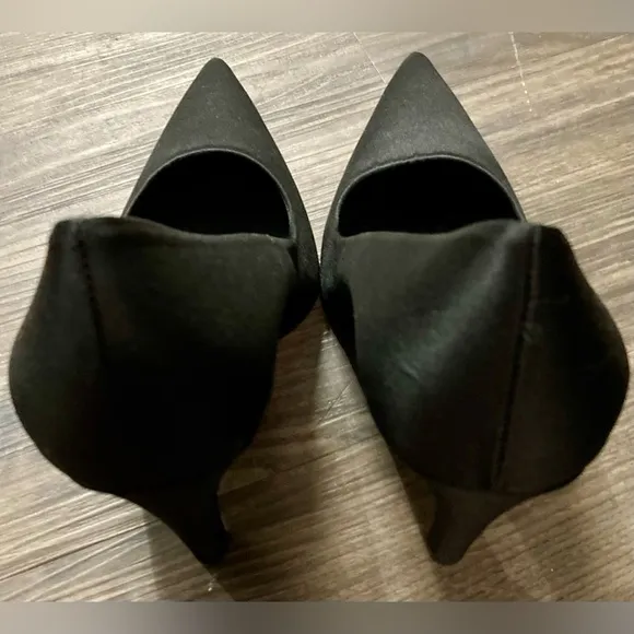NWOB Good American Women’s Size 8.5 Black Icon Satin Pumps
