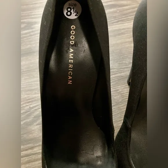 NWOB Good American Women’s Size 8.5 Black Icon Satin Pumps