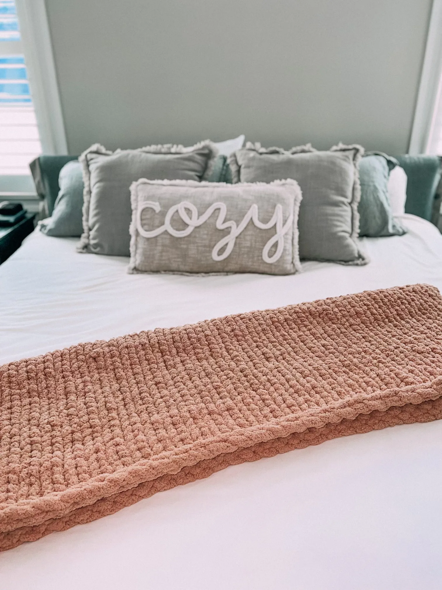 PEACHY COZY THROW