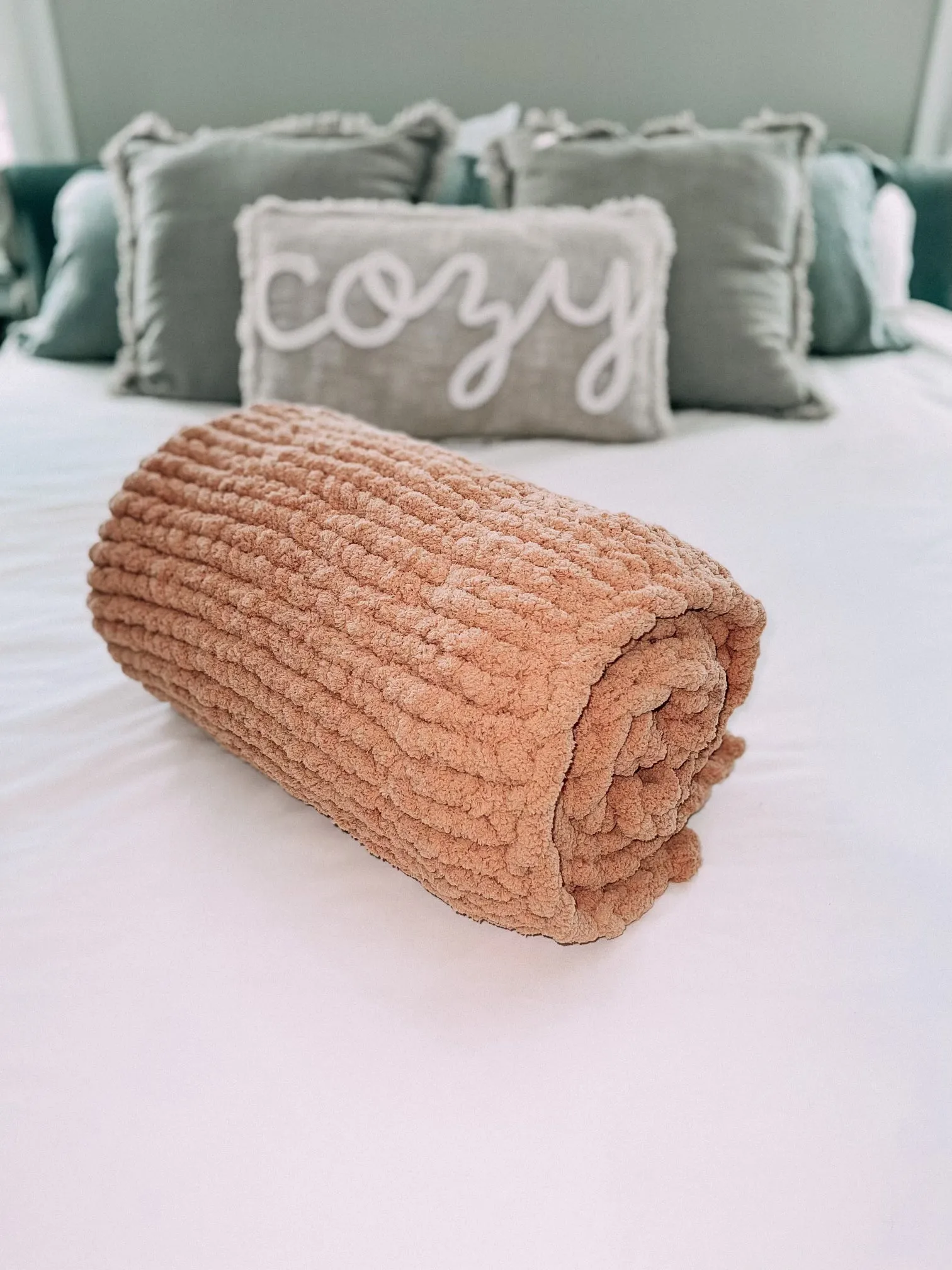 PEACHY COZY THROW