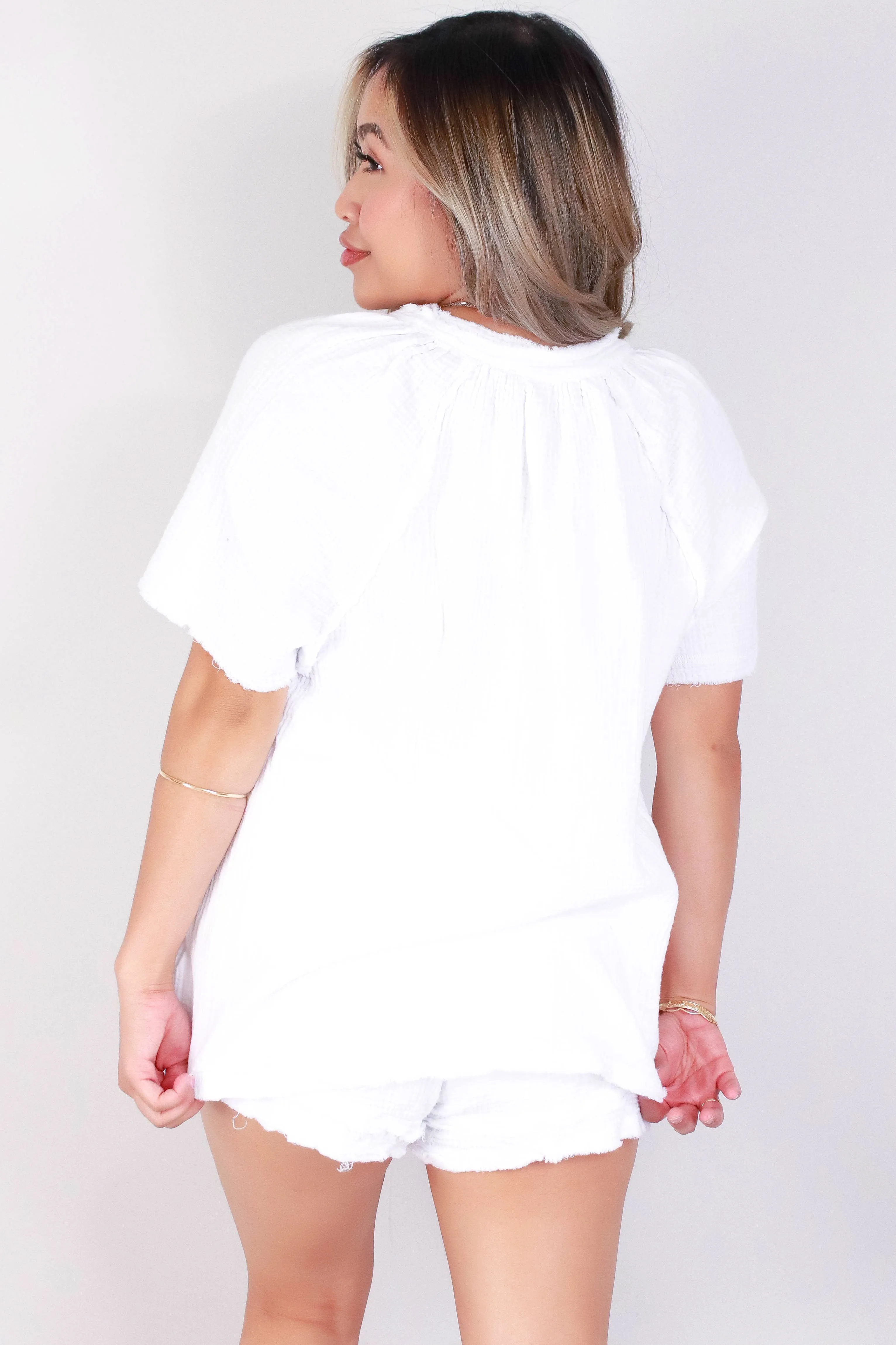 SPLIT NECK GAUZE TOP