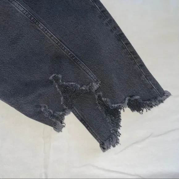 TOPSHOP RIP HEM STRAIGHT JEANS