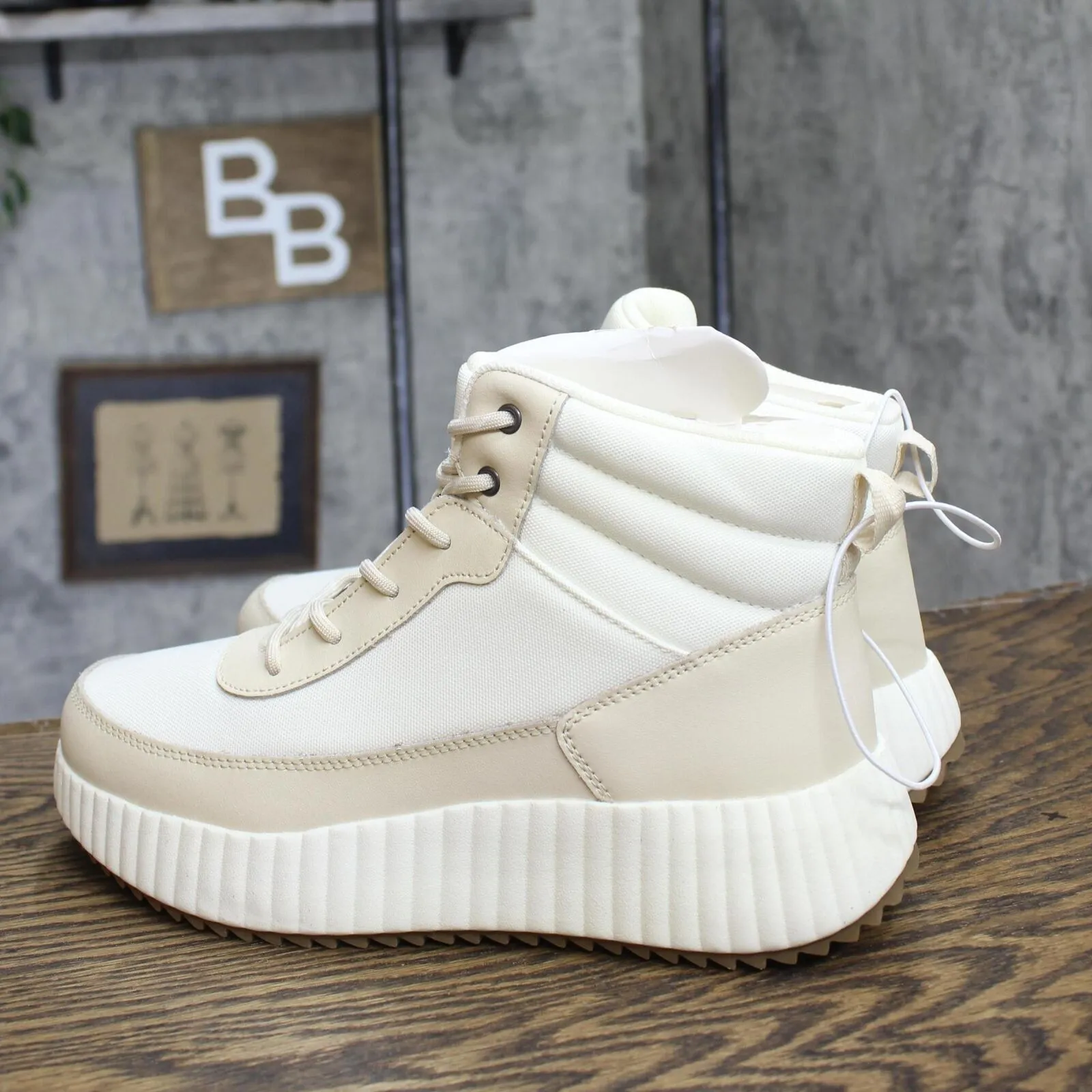 Universal Thread Womens Shyla Platform Hiker Boots 91308329 Cream Off white 9M