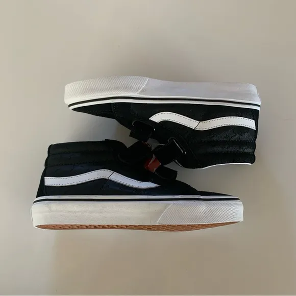 Vans Youth Size 3 Suede Emboss Sk8-Mid Ressue V