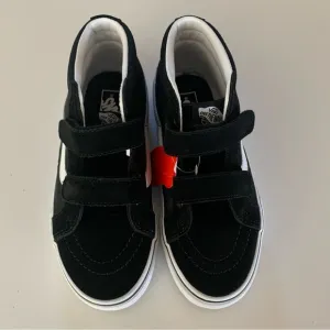 Vans Youth Size 3 Suede Emboss Sk8-Mid Ressue V