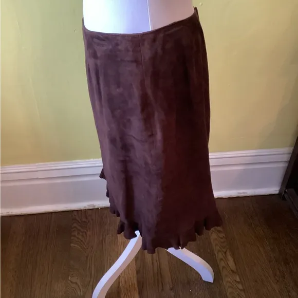 VS2 Gorgeous Chocolate Brown Genuine Goat Suede Skirt with Ruffle Hem Size 8