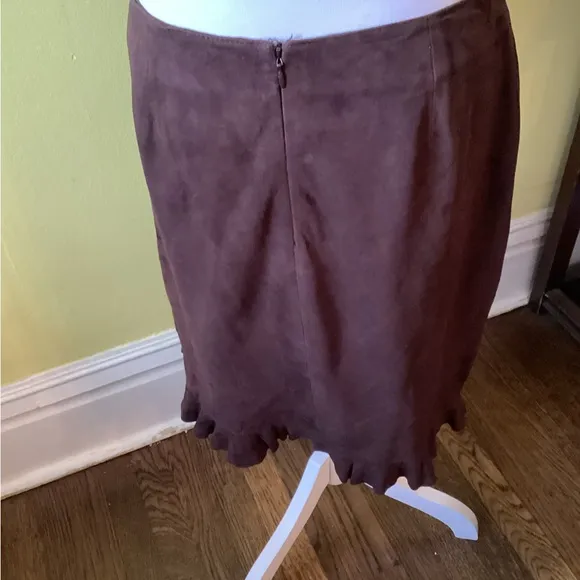 VS2 Gorgeous Chocolate Brown Genuine Goat Suede Skirt with Ruffle Hem Size 8