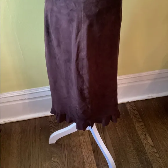 VS2 Gorgeous Chocolate Brown Genuine Goat Suede Skirt with Ruffle Hem Size 8